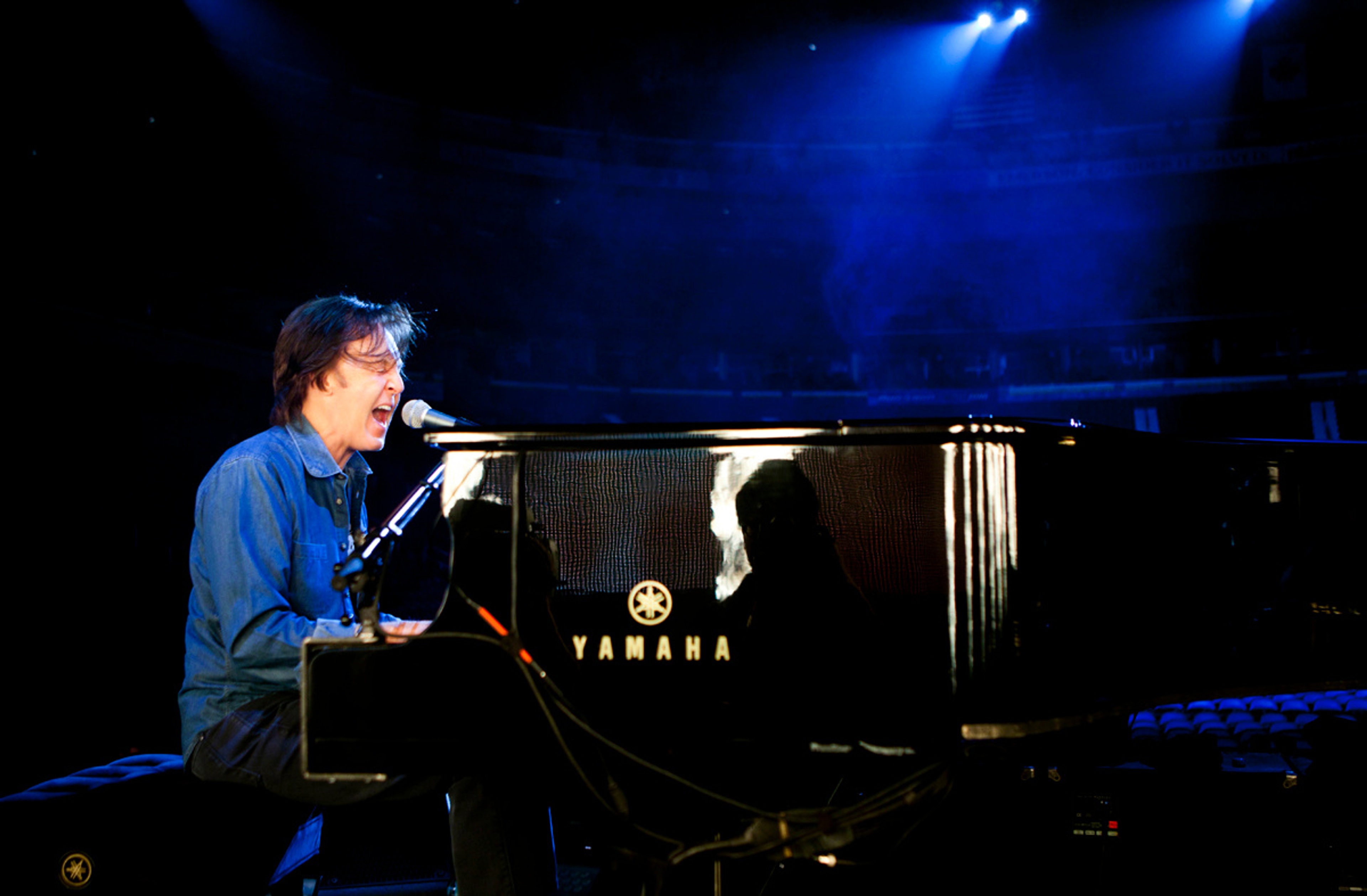 Paul at rehearsals, Scottrade Center, St Louis, 10th November 2012