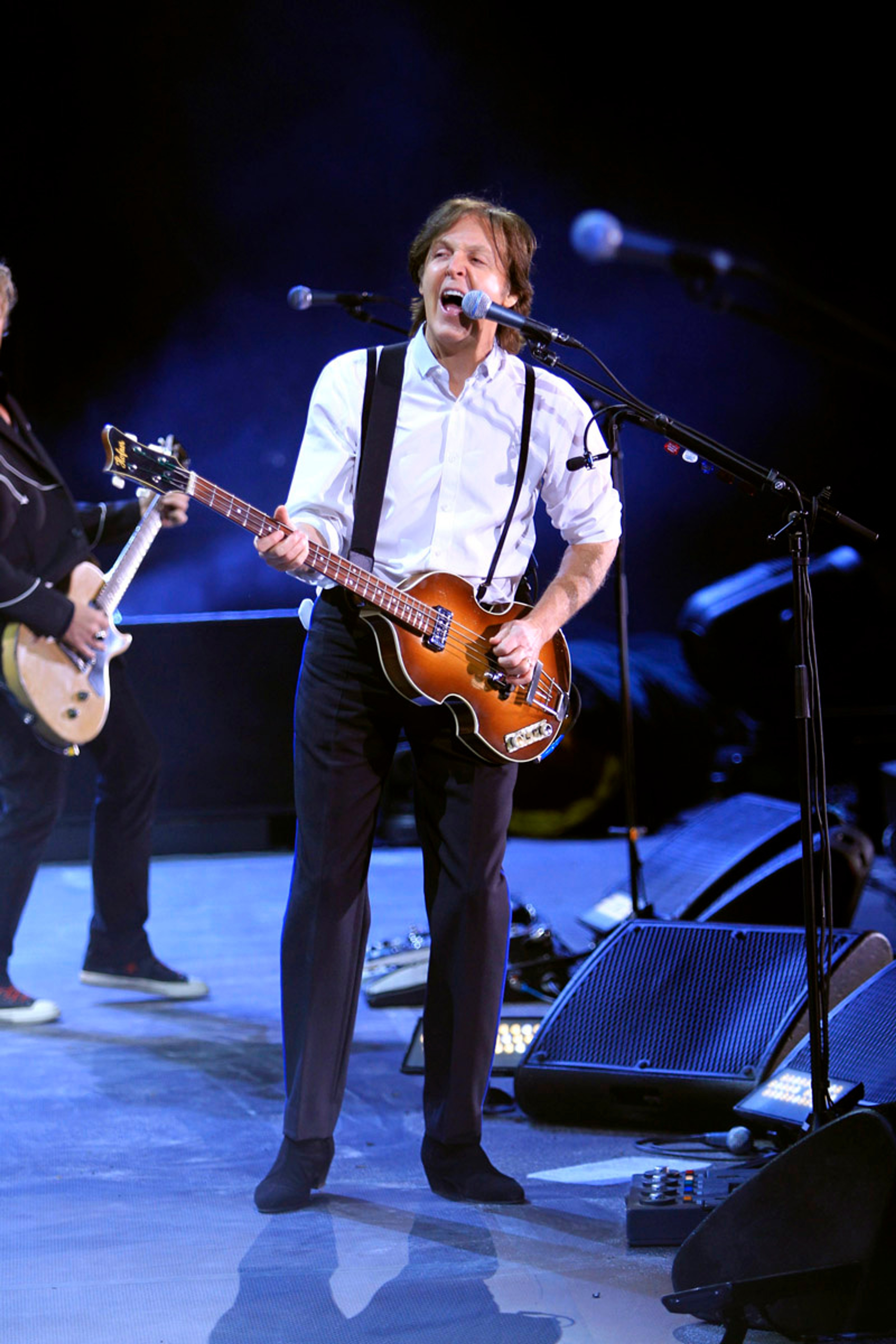 Paul with his Höfner on stage, Minute Maid Park, Houston, 14th November 2012