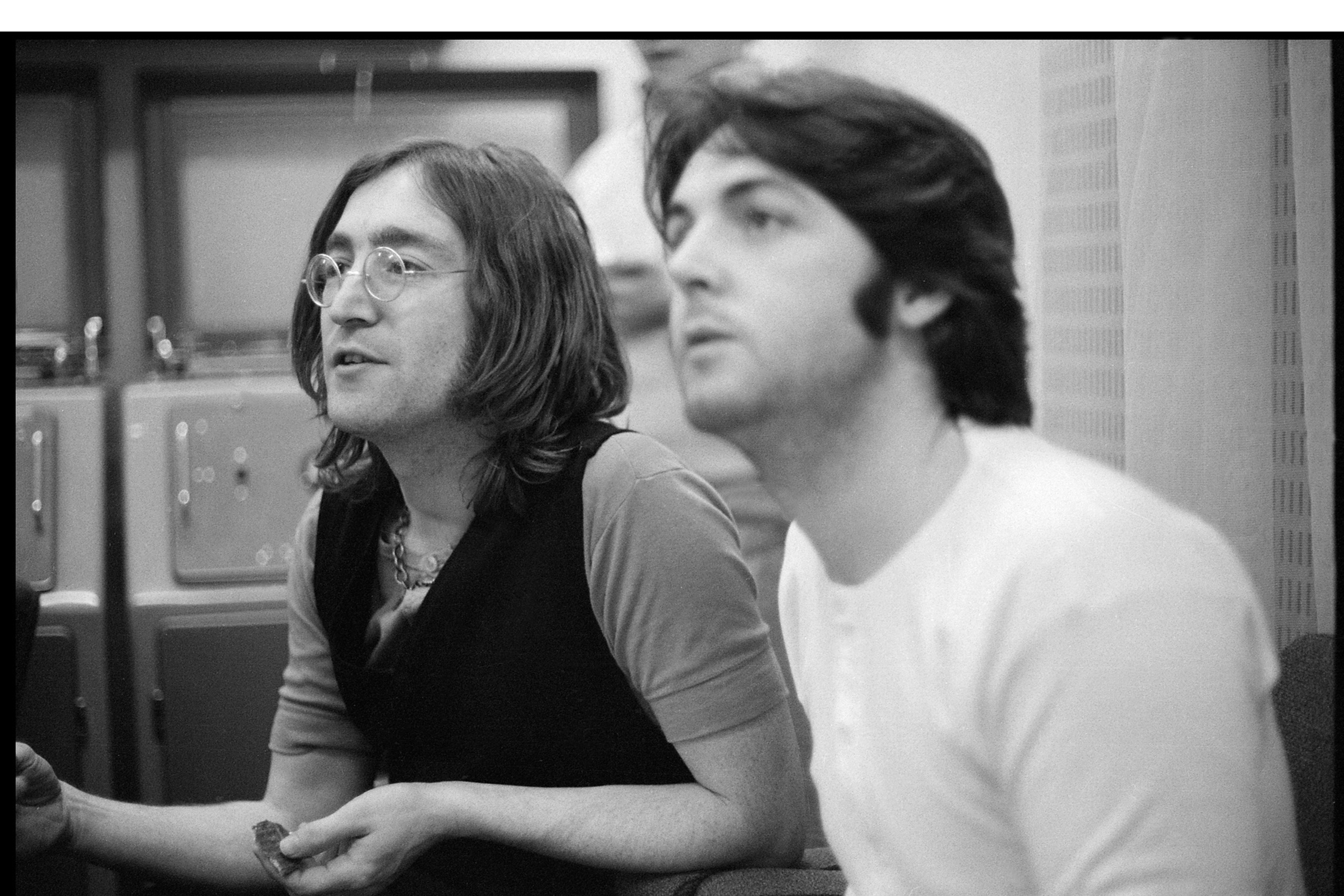 Black and white photo of John Lennon and Paul McCartney