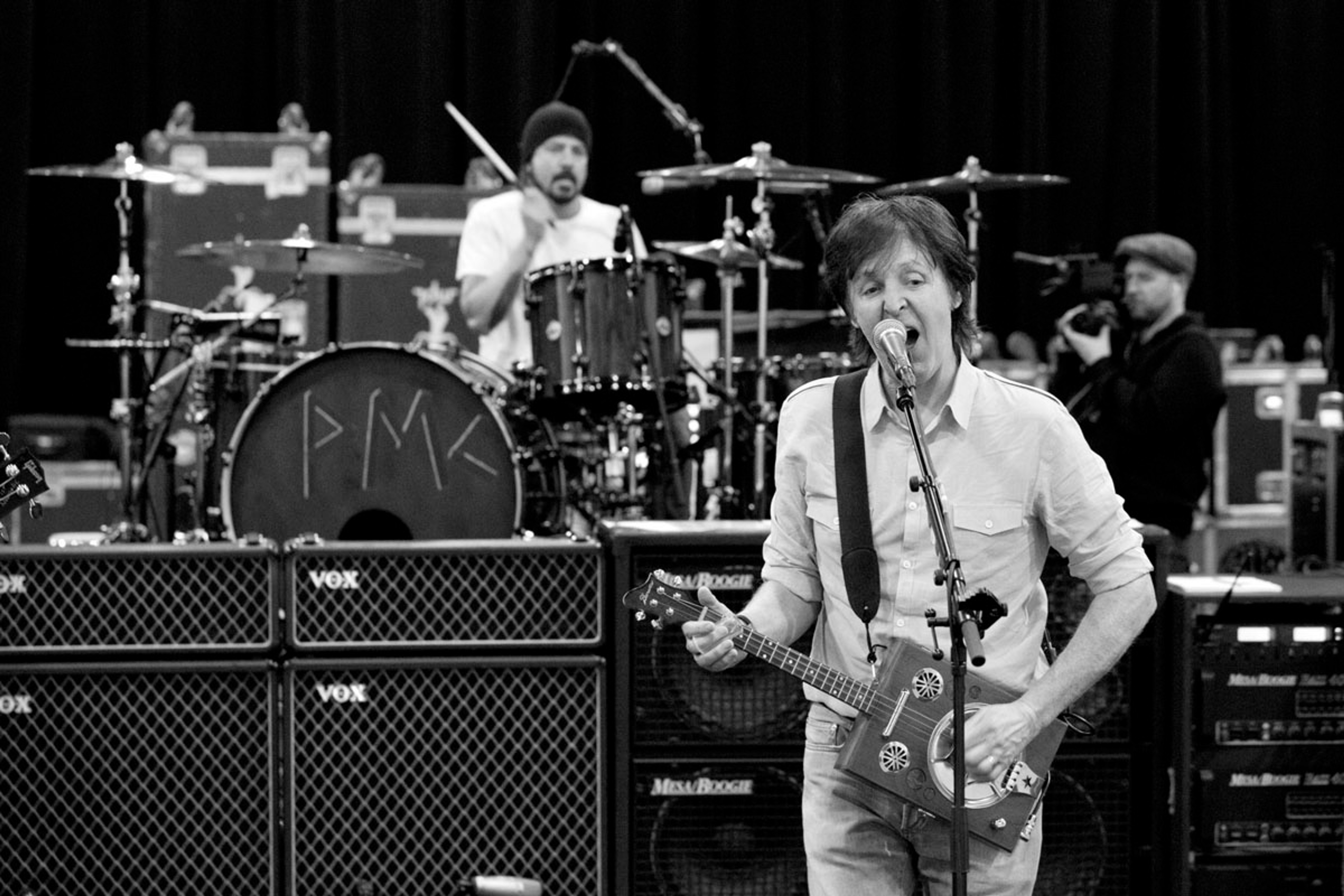 Dave Grohl and Paul rehearsing, 12-12-12 Hurricane Sandy Benefit, Madison Square Garden, NYC, 10th December 2012
