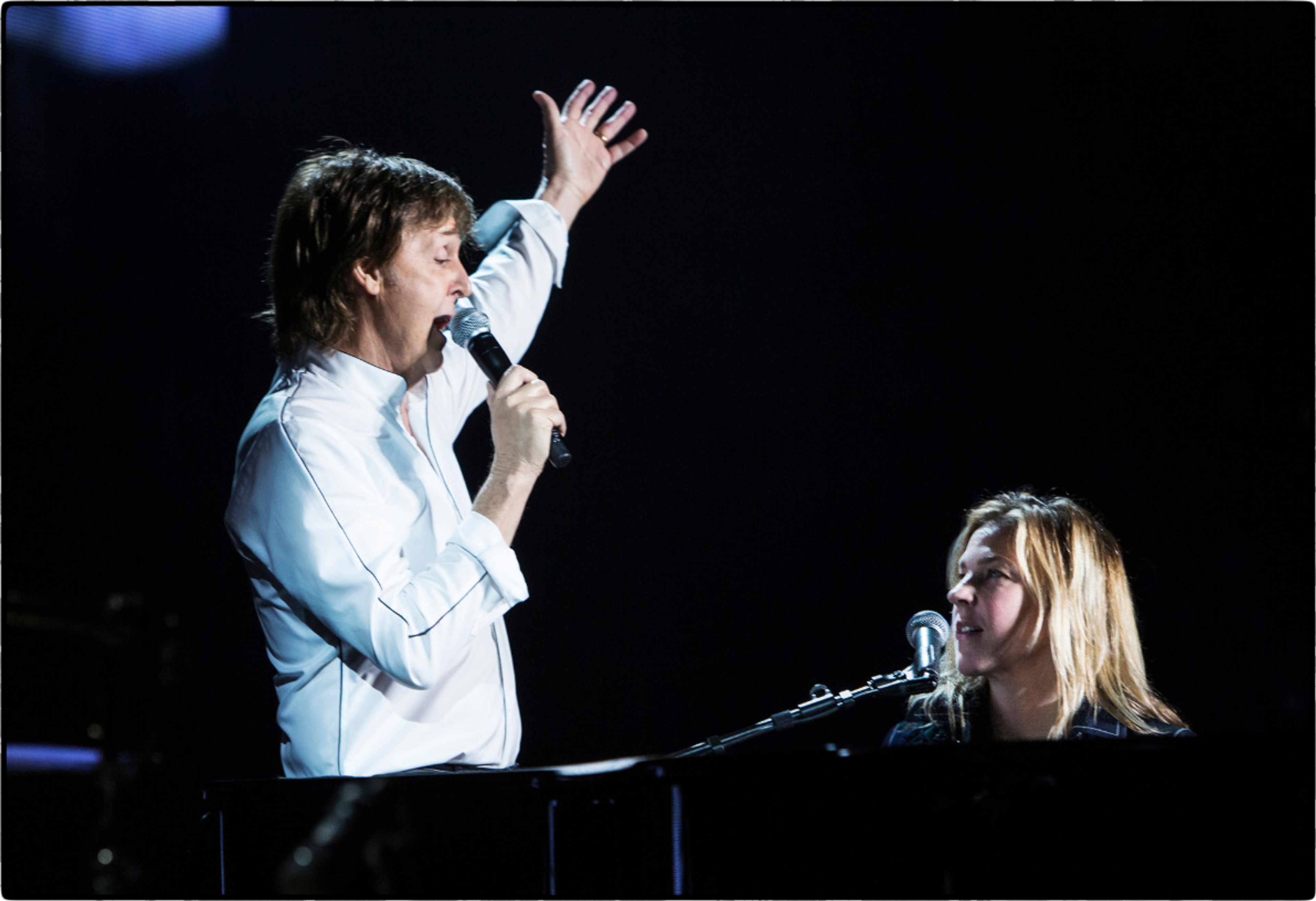 Paul performing with Diana Krall at the Rogers Arena, Vancouver