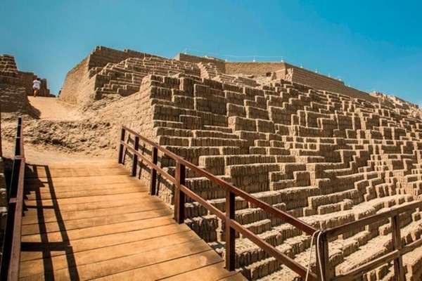 huaca-pucllana.jpg