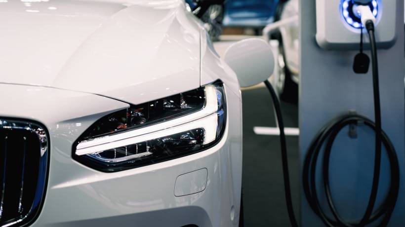 Hybrid Cars vs. Electric Cars: Which One Should I Buy?