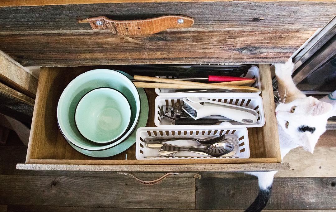 Organizing your RV kitchen drawers will make your kitchen so much easier to use.