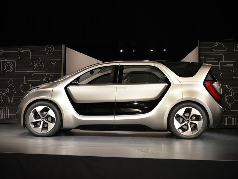 CES 2017 Chrysler Portal Concept ・  Photo by Newspress USA