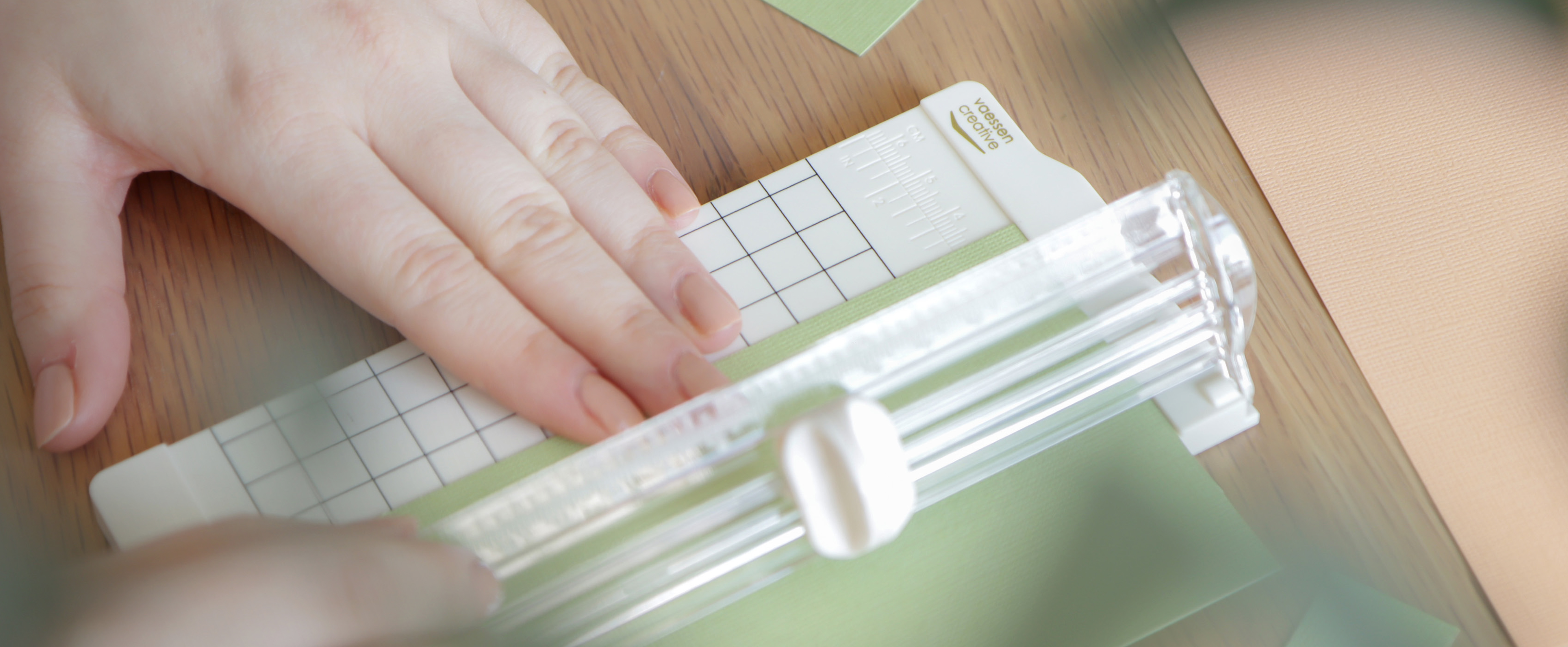 Vaessen Creative • Mini Paper Cutter 6.5x15.3cm
