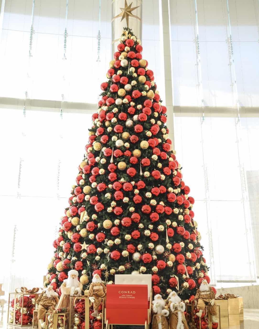 Etihad Christmas tree.jpg