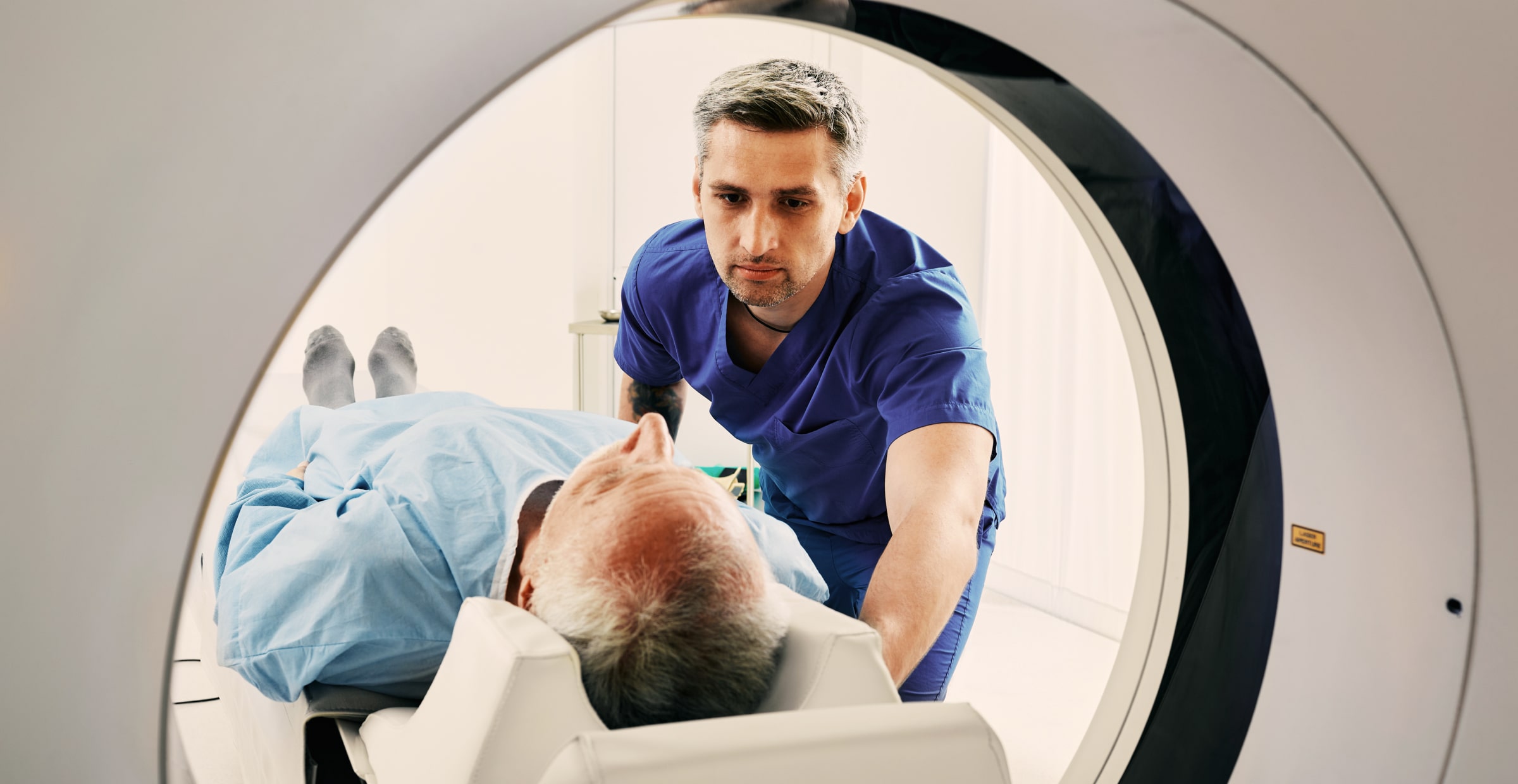 travel-radiology-tech-salary-nomad-health