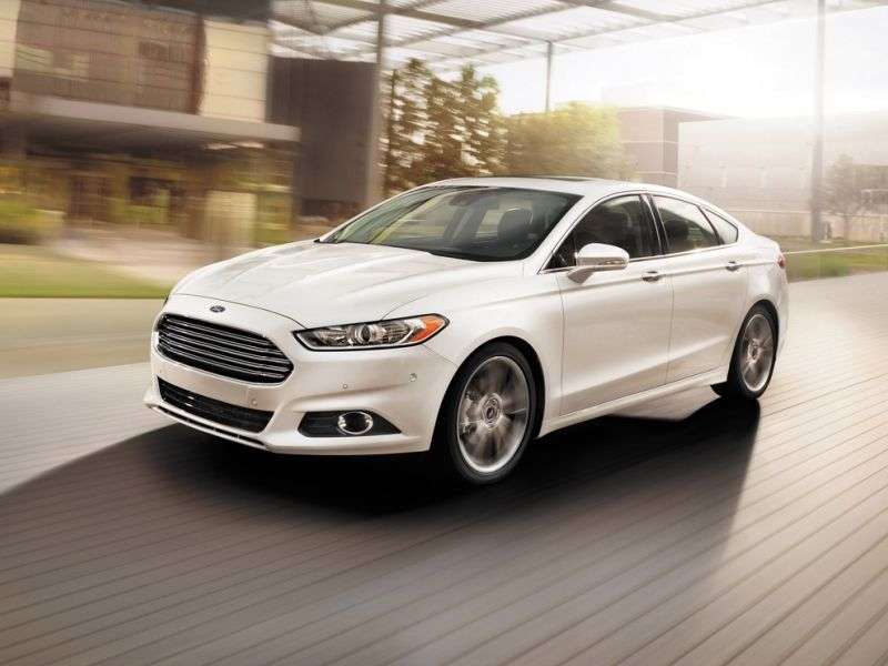 Best mpg full size deals sedan non hybrid