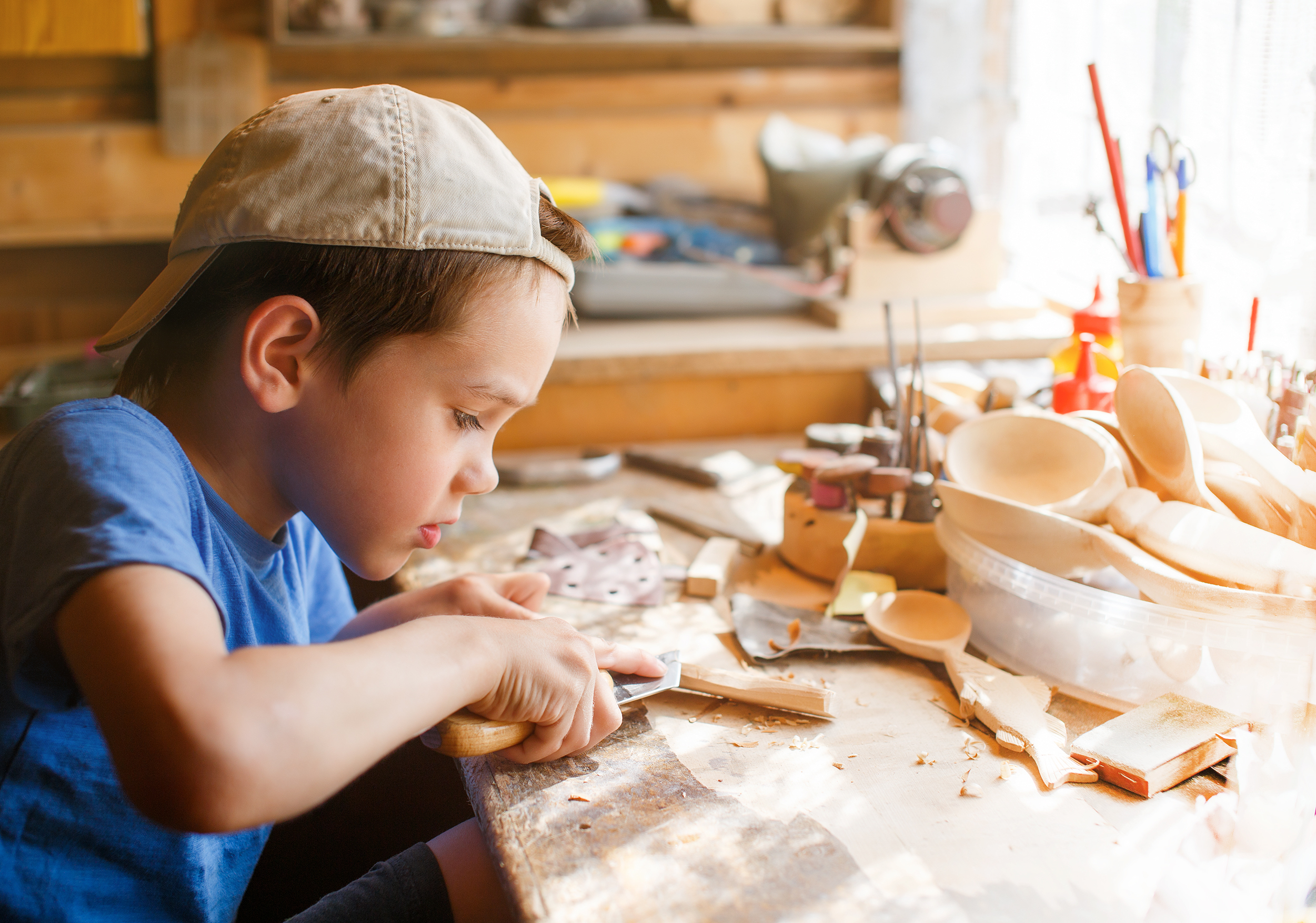 Child making farm. Творческое хобби для мальчиков. Дети хобби. Увлеченный ребенок. Увлечения детей.