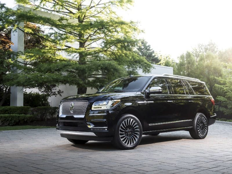 2018 Lincoln Navigator front three quarter hero ・  Photo by Lincoln 