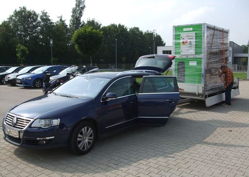 Delivery of a hay drying unit to the desired place of operation