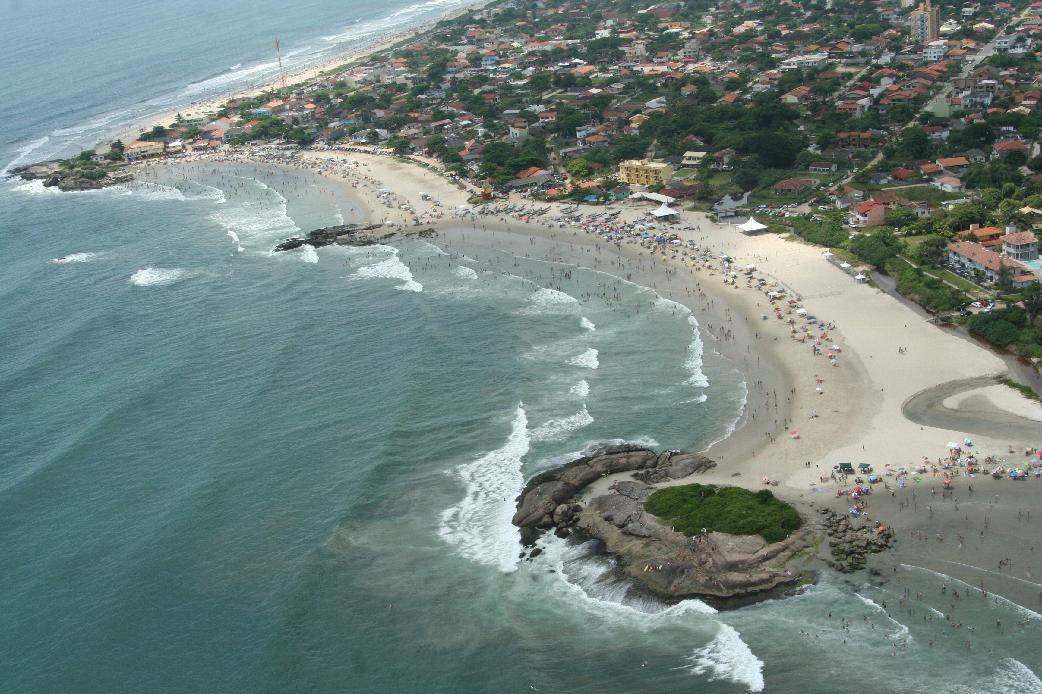 ITAPOÁ É DESTAQUE POR EXTENSÃO CONTÍNUA DE PRAIAS