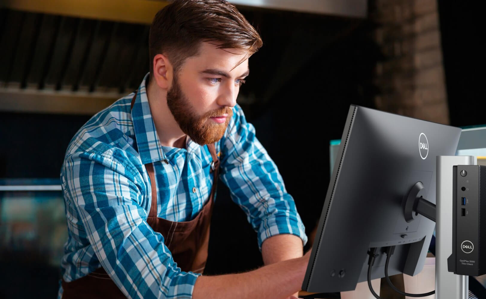 Business owner shopping for Dell Technologies