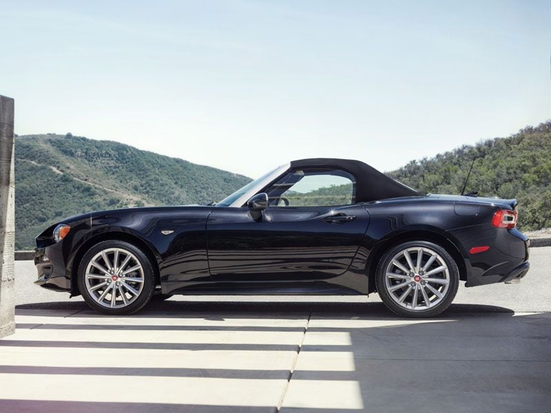 2017 Fiat Spider 124 profile top up ・  Photo by Fiat Chrysler Automobiles 