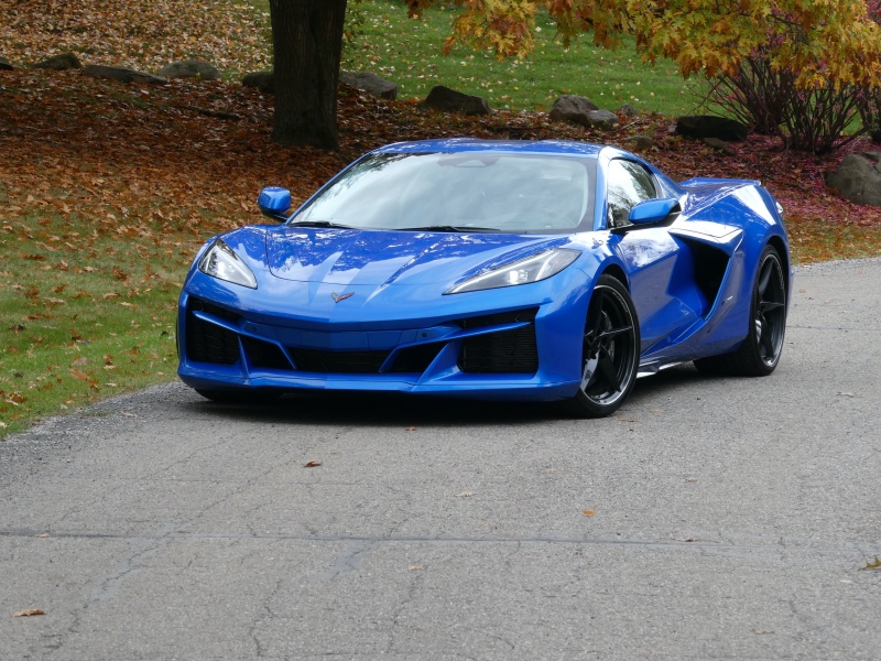 2024 Chevrolet Corvette E-Ray ・  Photo by Ron Sessions