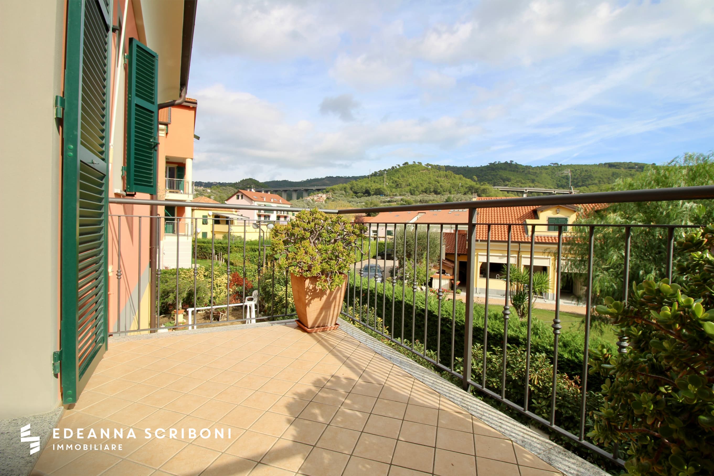 Moderno bilocale con ampio terrazzo | Edeanna Immobiliare